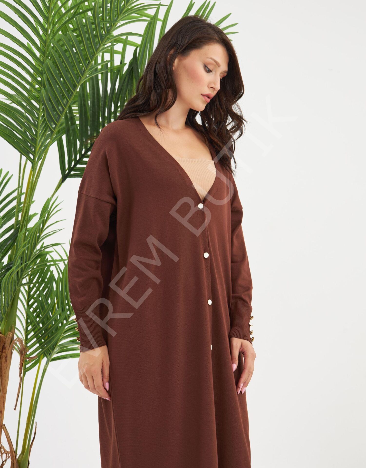 V YAKA TAM BOY HIRKA