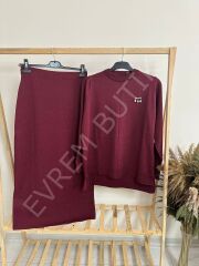 SİMLİ BROŞLU TRİKO TAKIM