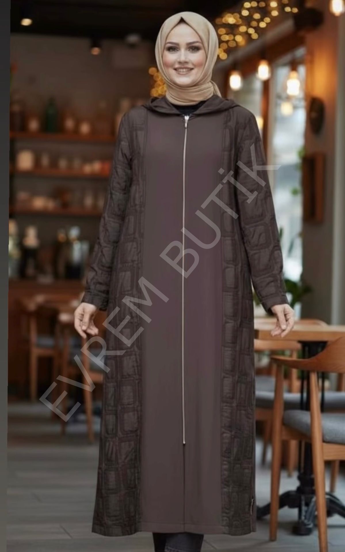 ARKA VE YANLARI FERMUAR DETAYLI KABAN