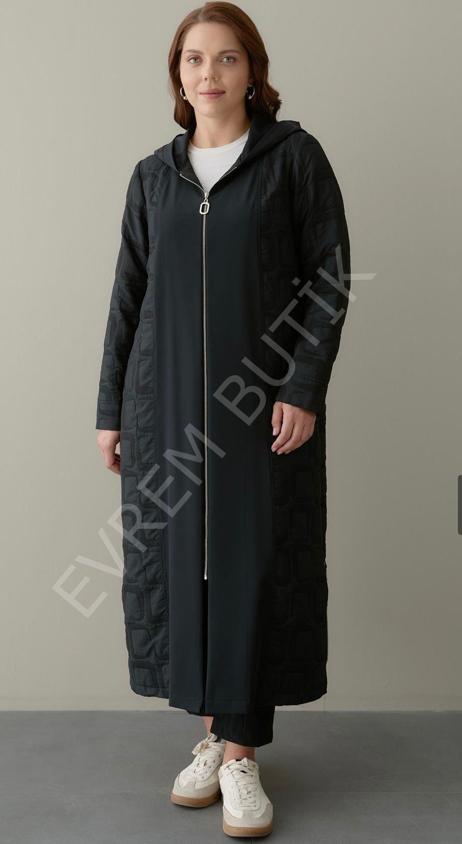 ARKA VE YANLARI FERMUAR DETAYLI KABAN