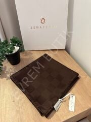 DAMALI JAKARLI DESEN İPEK TWİLL EŞARP KAHVE