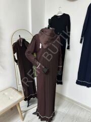 KOL VE ETEK UÇU TAŞ DETAYLI TRİKO ELBİSE