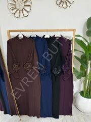 GÜL DETAYLI TRİKO ELBİSE